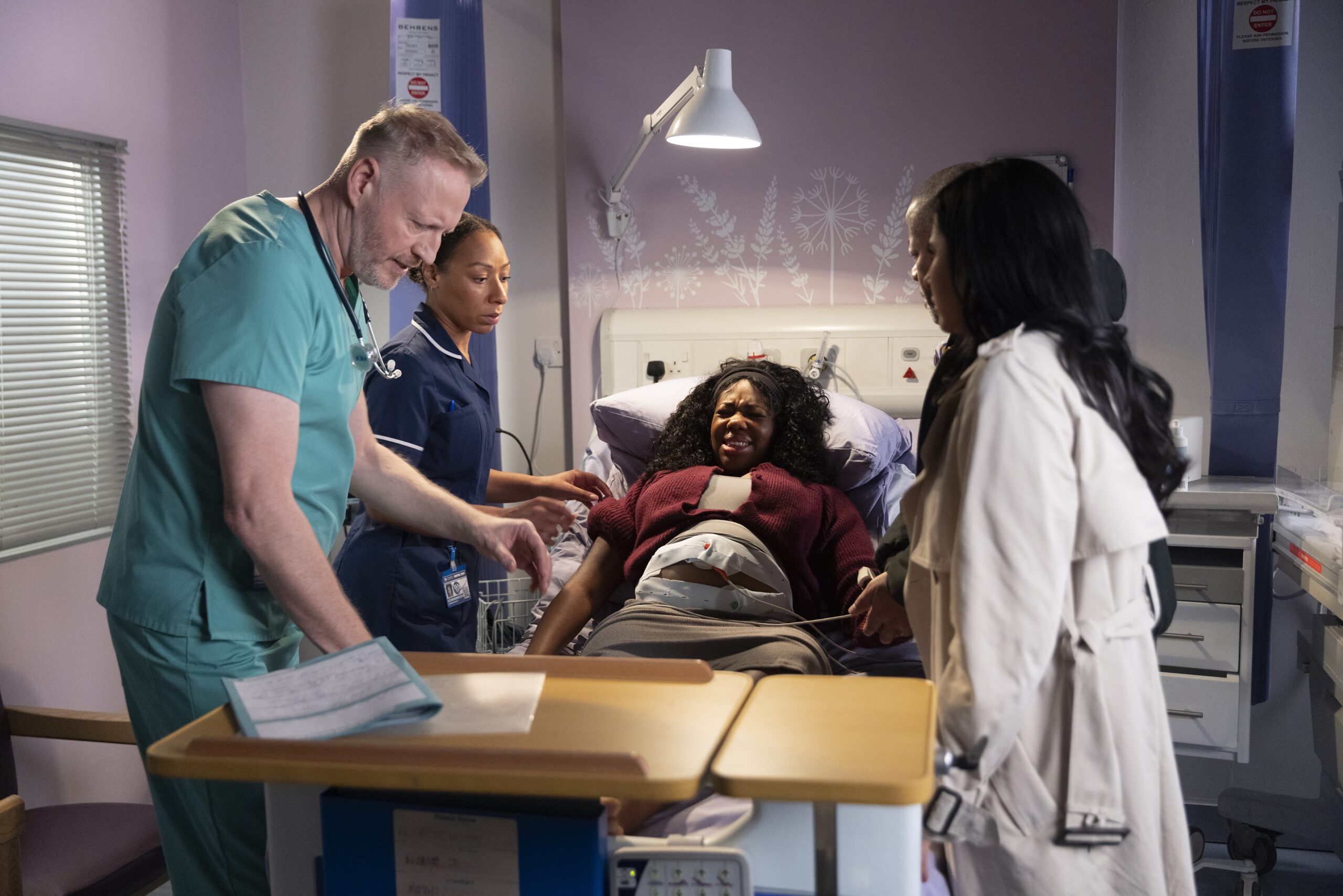 Coronation Street's Dee-Dee goes into labour
