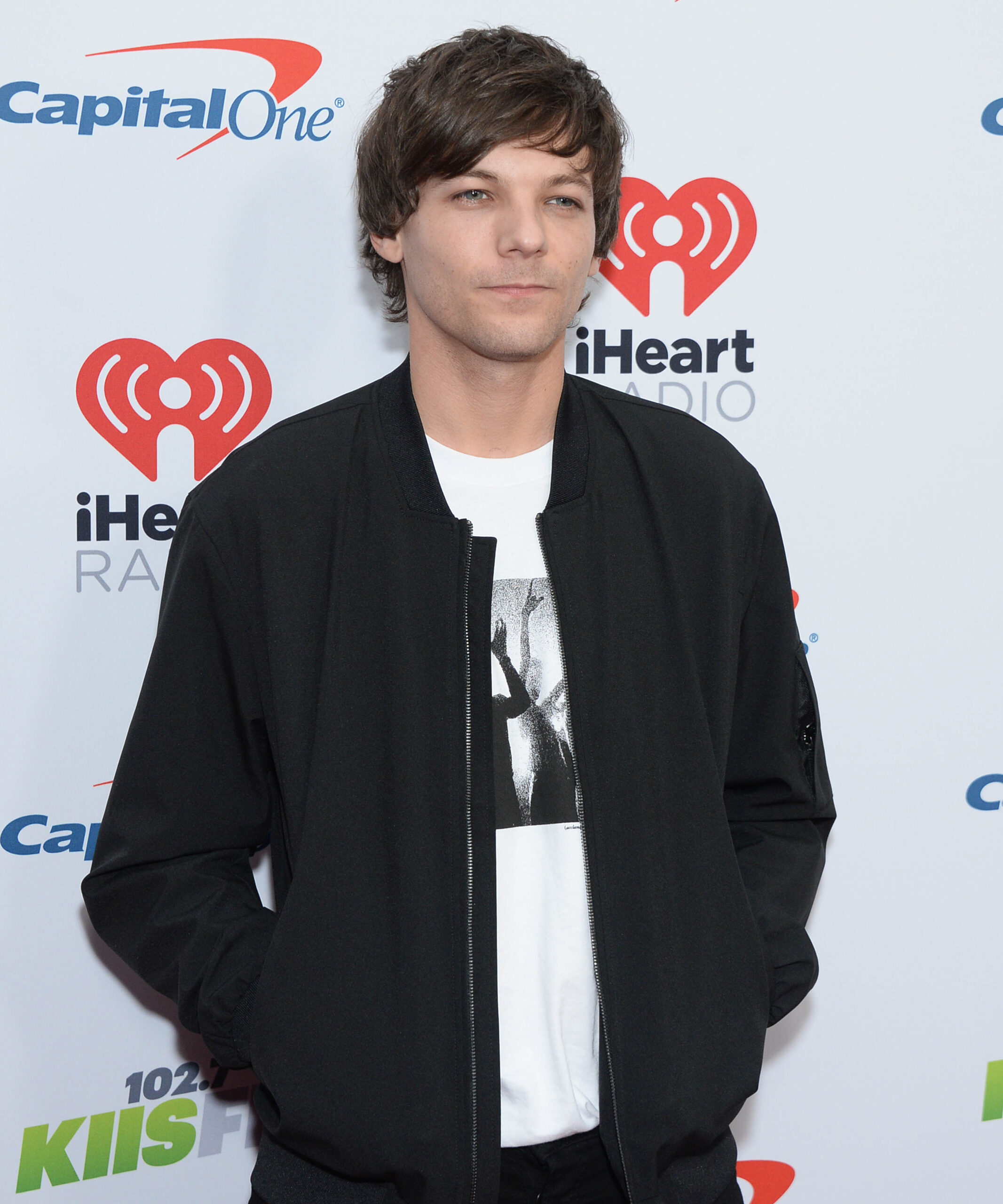 Louis Tomlinson at red carpet event