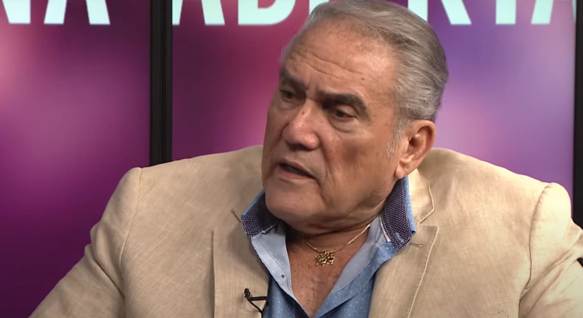 Mario Ernesto Sánchez talking