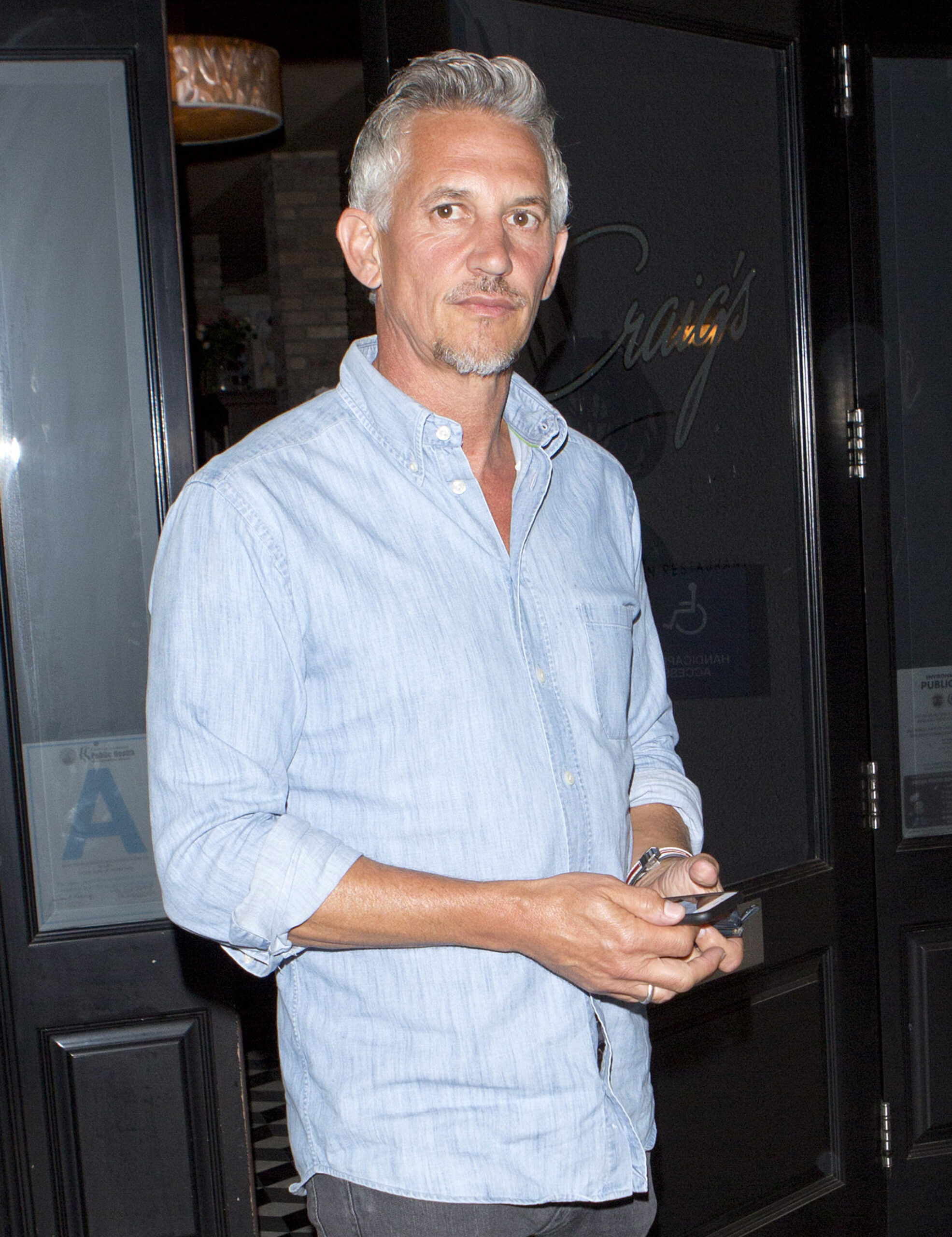 Gary Lineker looking in front