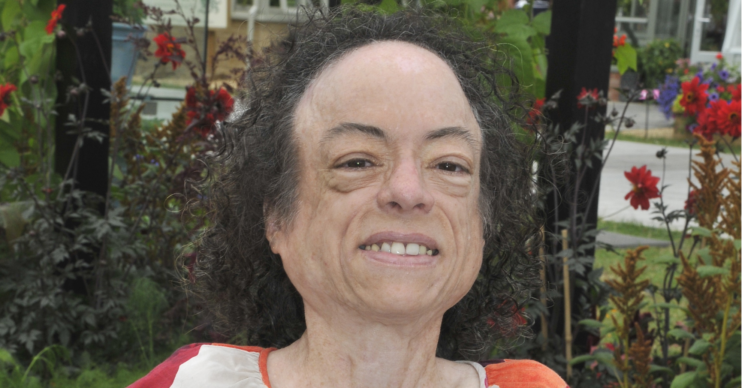 Liz Carr smiling