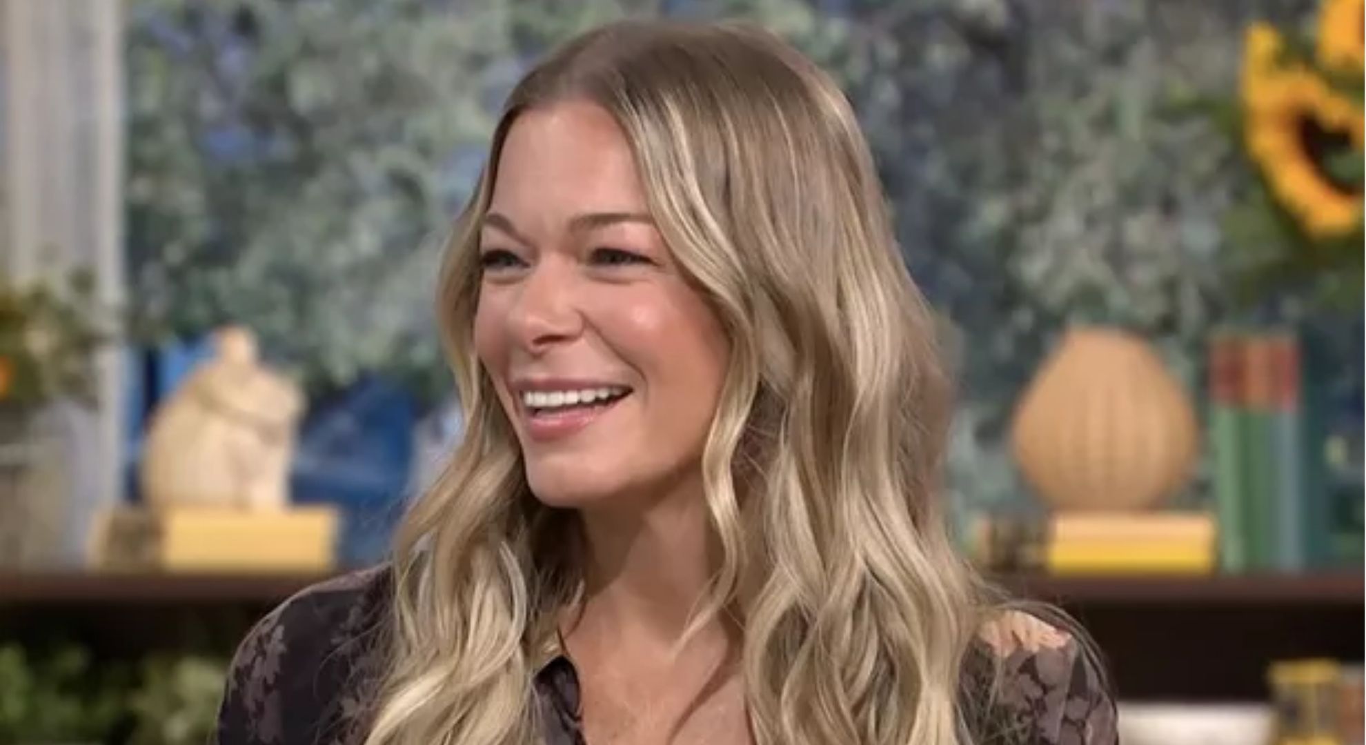 LeAnn Rimes smiling