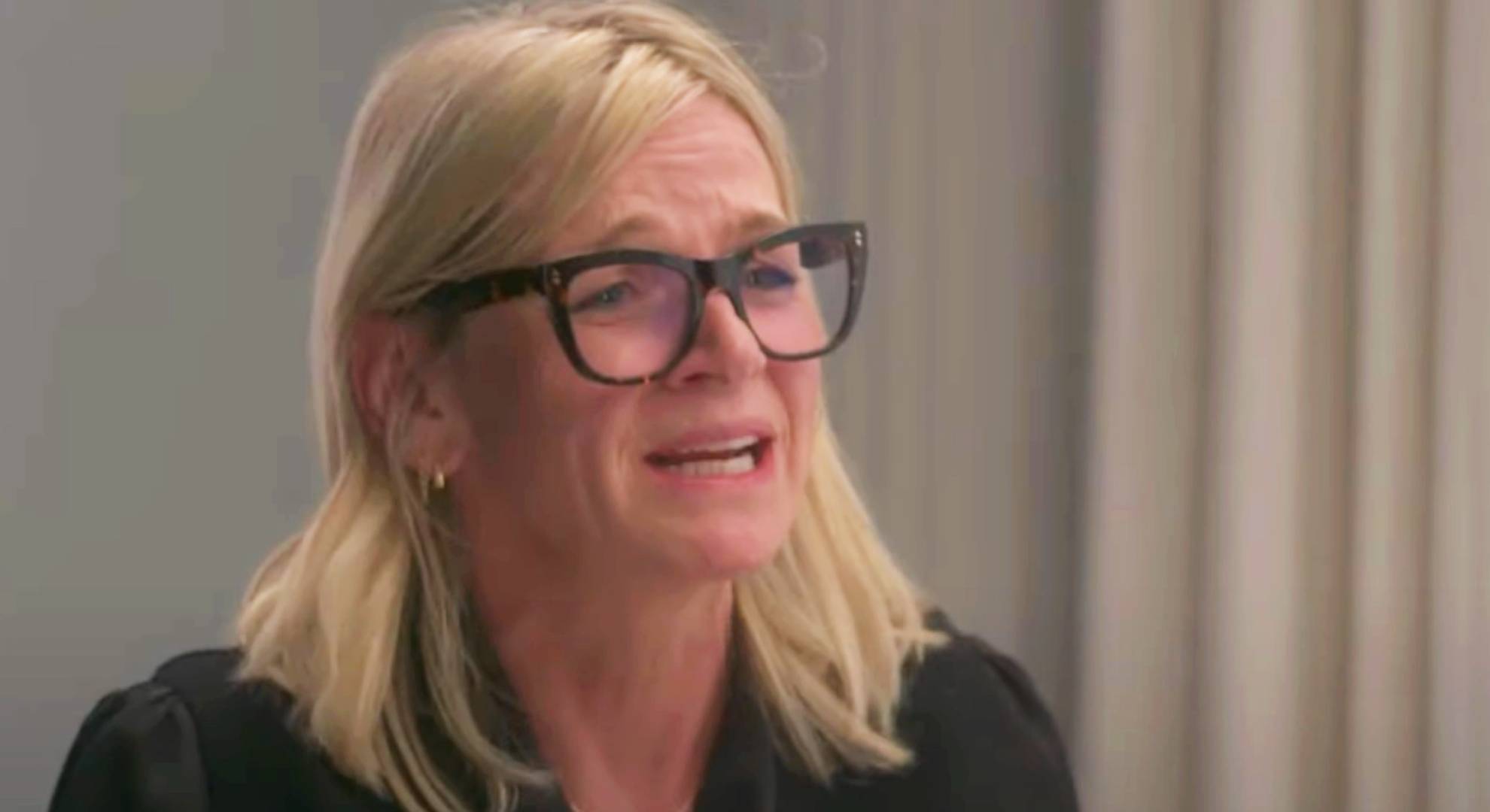 Zoe Ball sobbing
