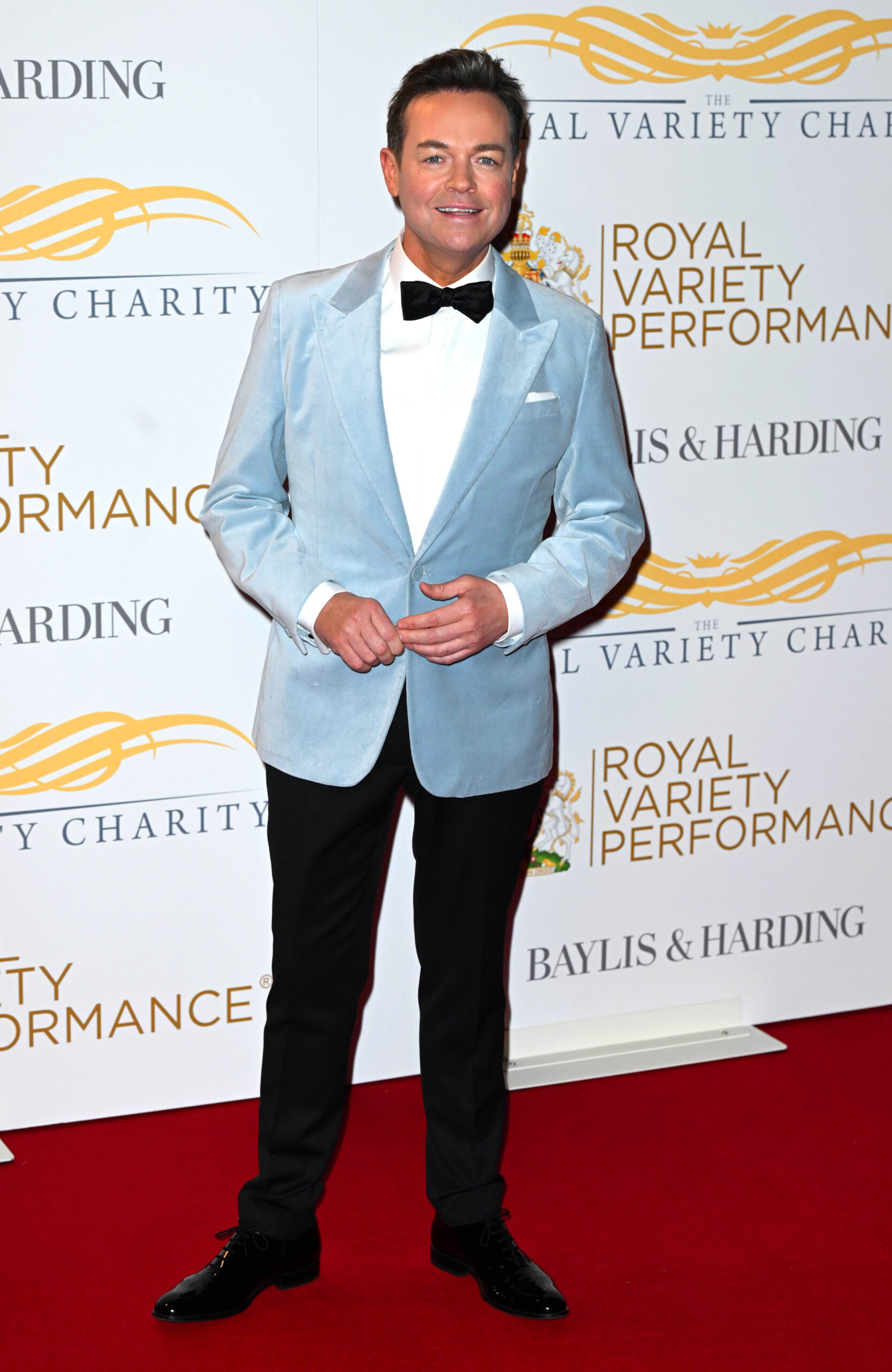 Stephen Mulhern in a blue suit on the red carpet