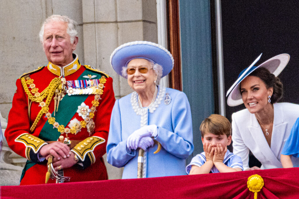 The Queen on balcony with Charles Kate and Louis