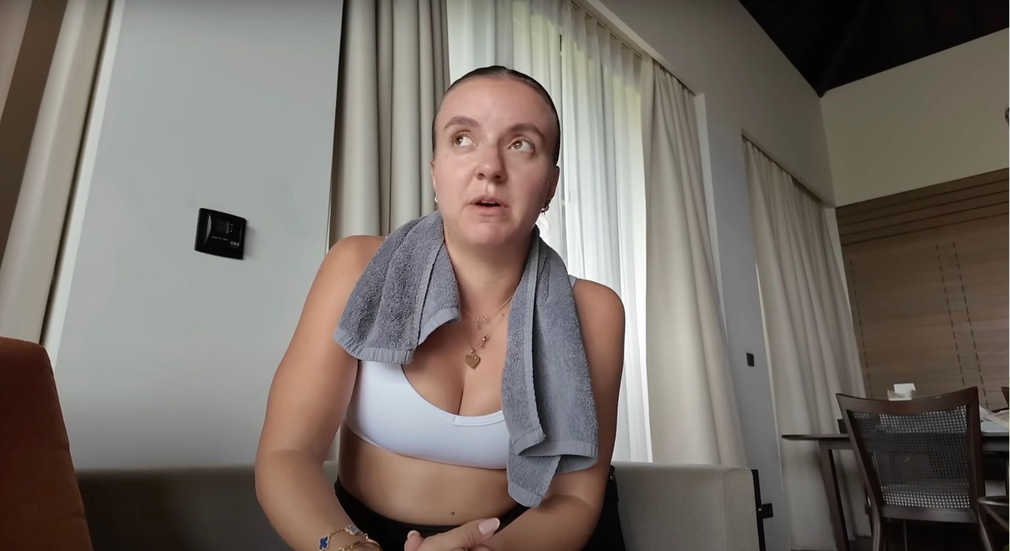 Zoe Rae talking