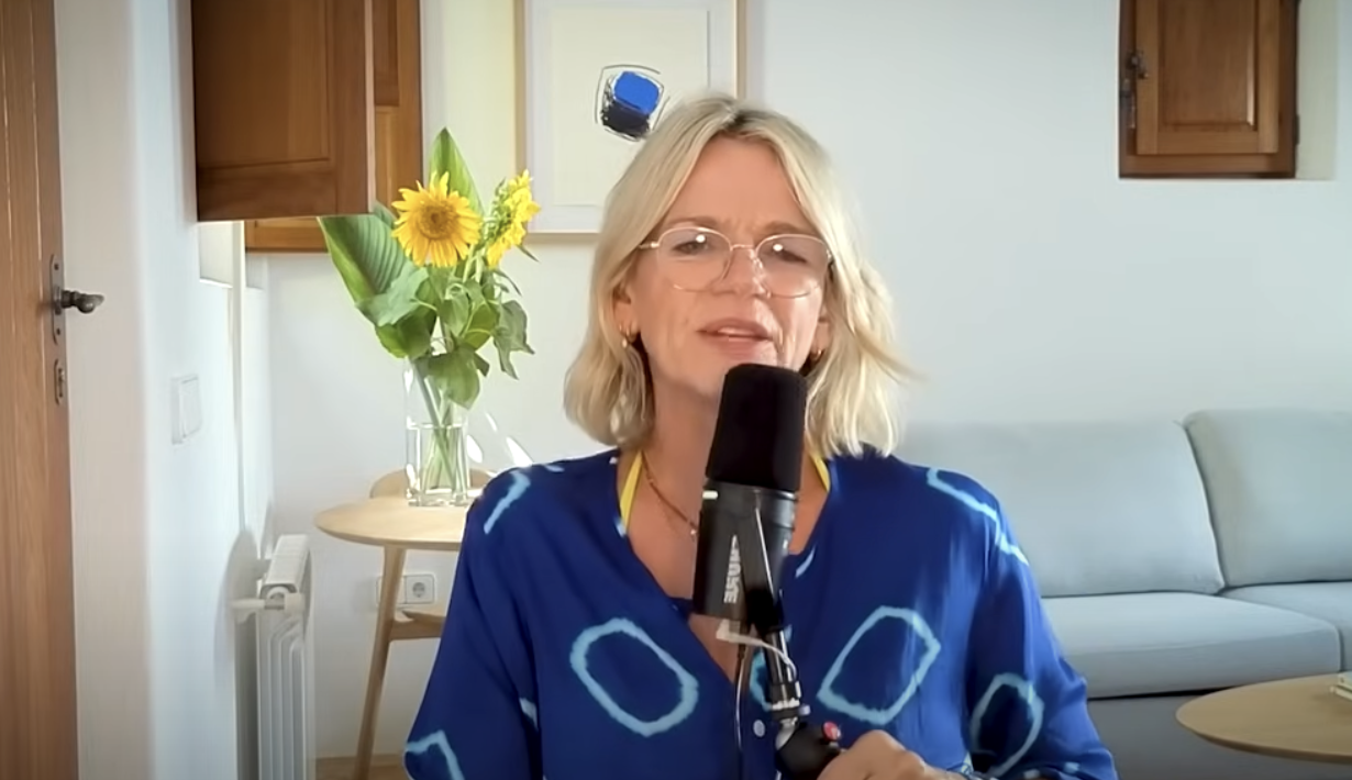 Zoe Ball on podcast