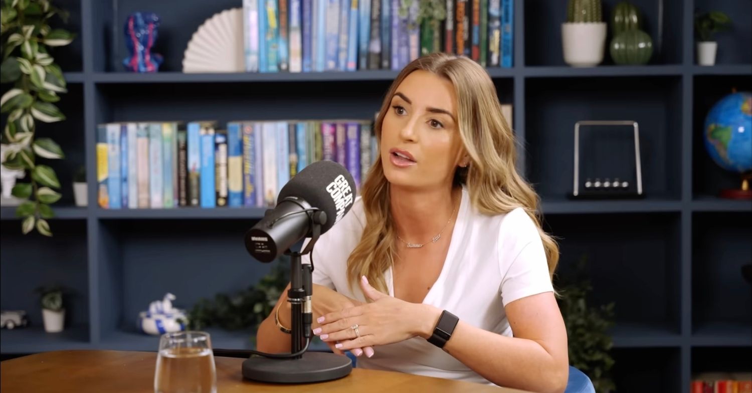 Dani Dyer talking