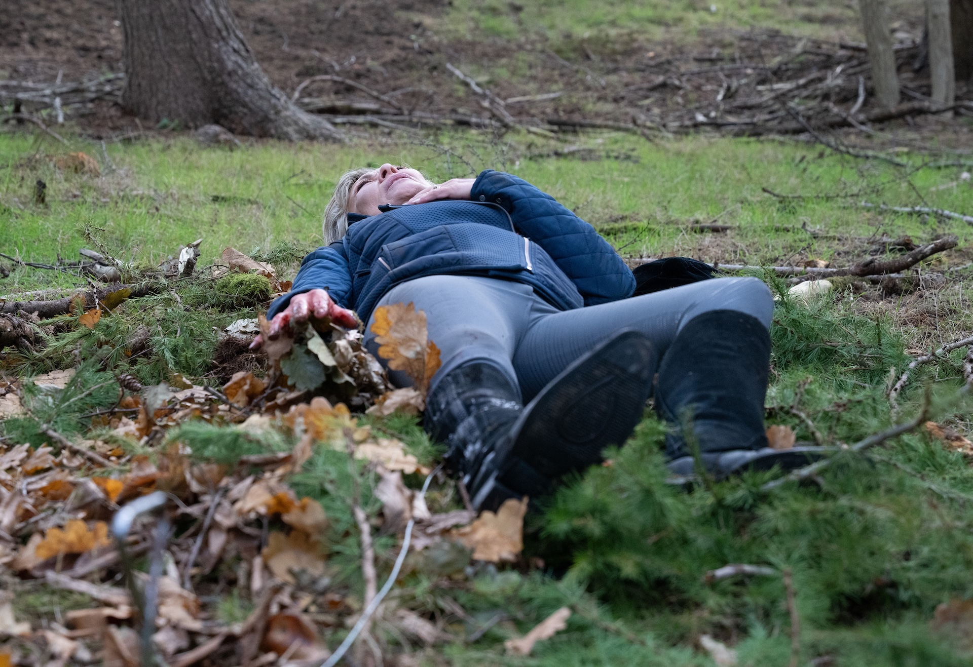Kim Tate lying lifeless 