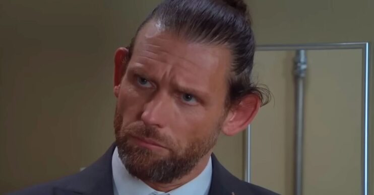 Kev looks menacing in Emmerdale (Credit: ITV)