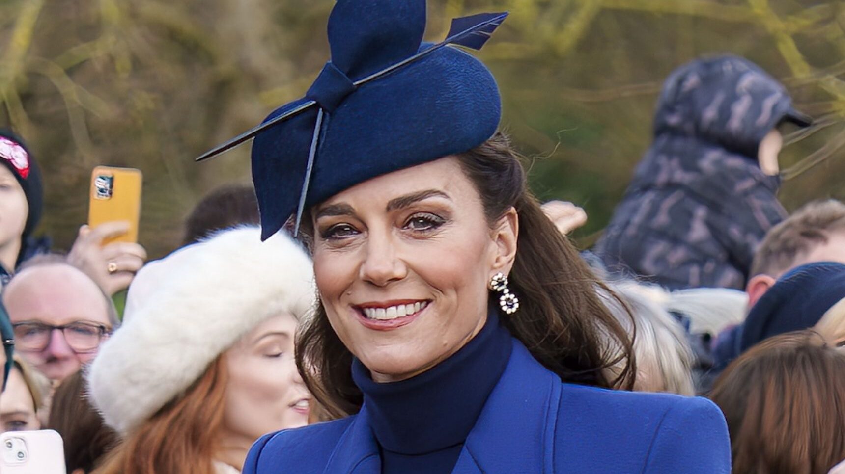 Kate Middlton up close in blue at Christmas concert