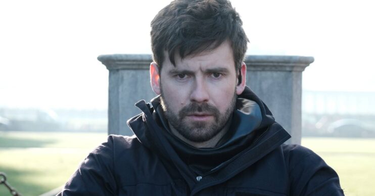 Rich in Trigger Point season 3 episode 3 sitting on a bomb in Greenwich