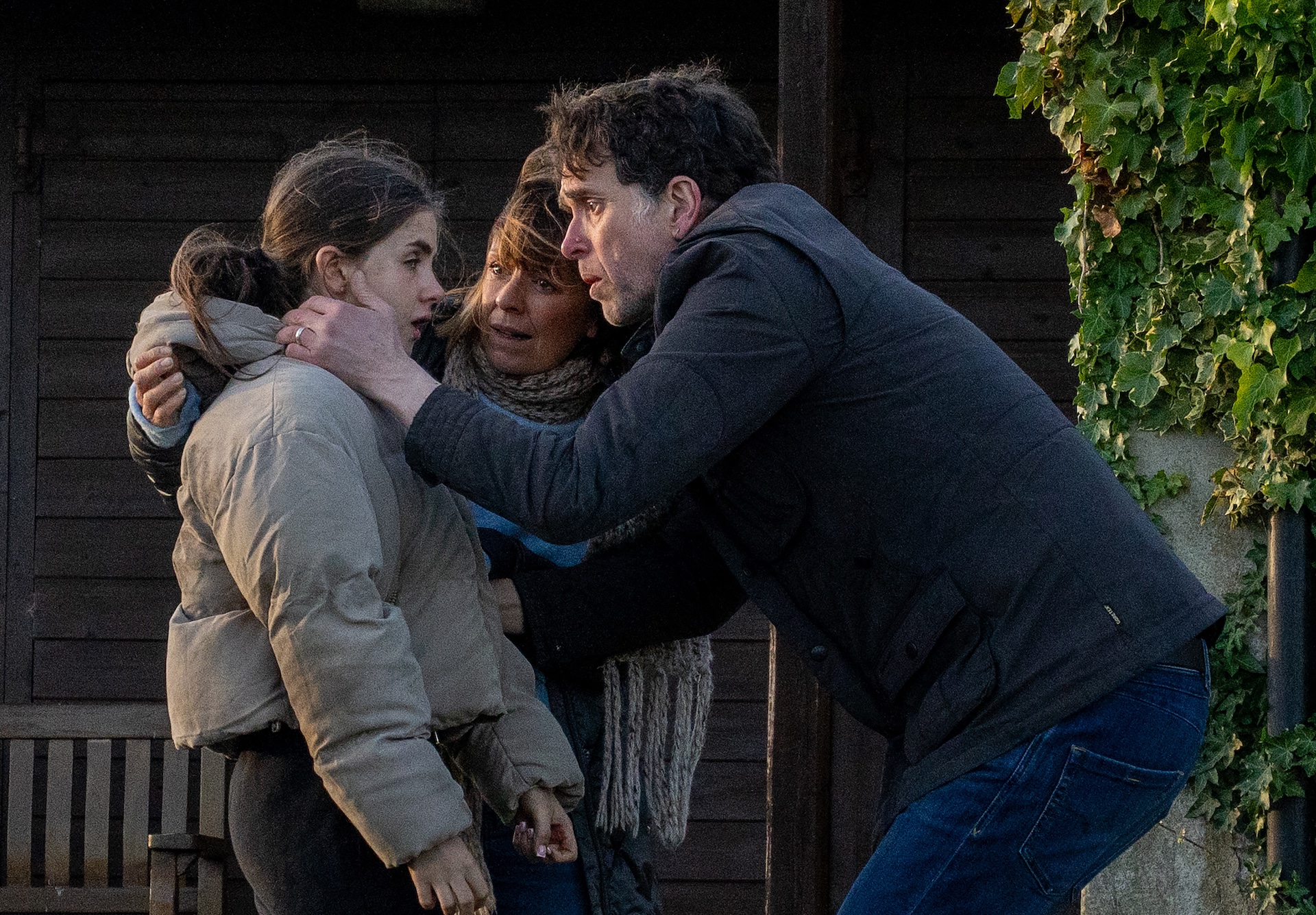 April arrives home to Marlon and Rhona