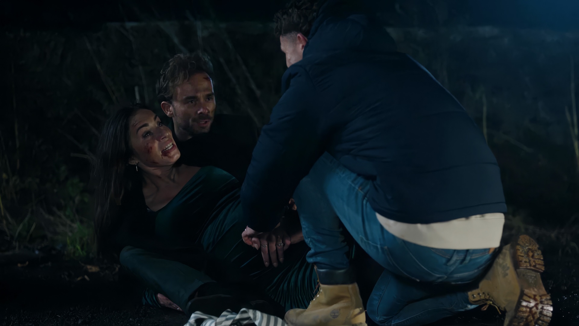 Shona and David are helped at the scene by Emmerdale's Jacob (Credit: ITV)