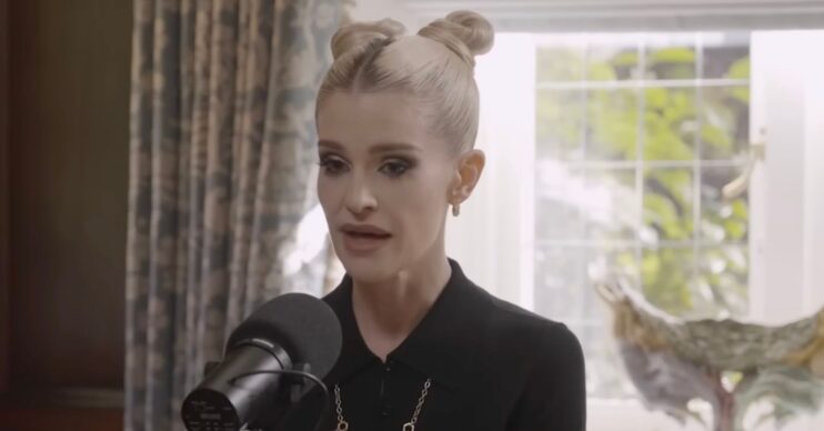Kelly Osbourne talking