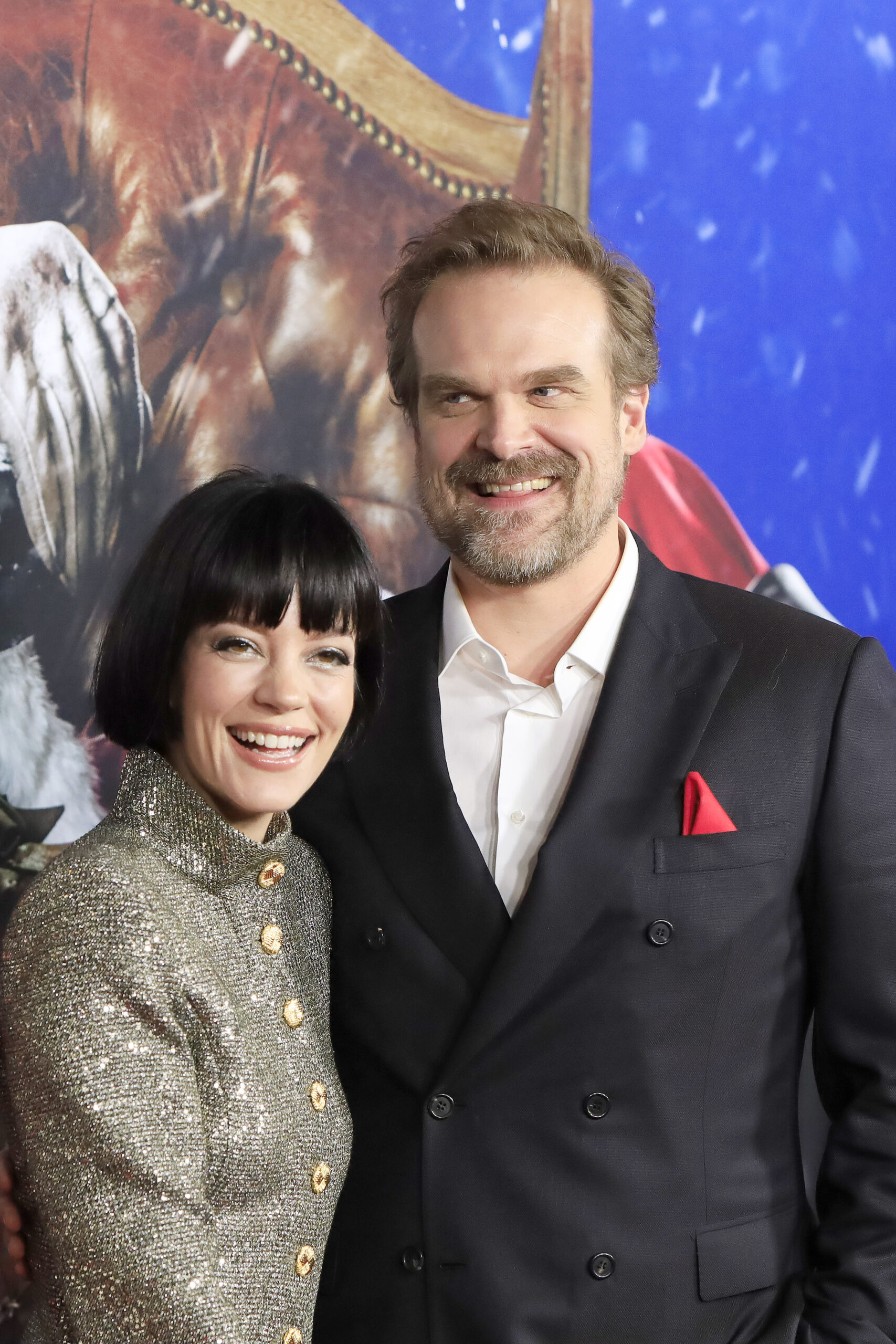 Lily Allen and David Harbour on the red carpet 
