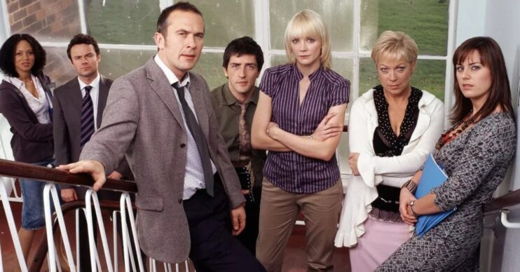 The original cast of Waterloo Road standing on the steps