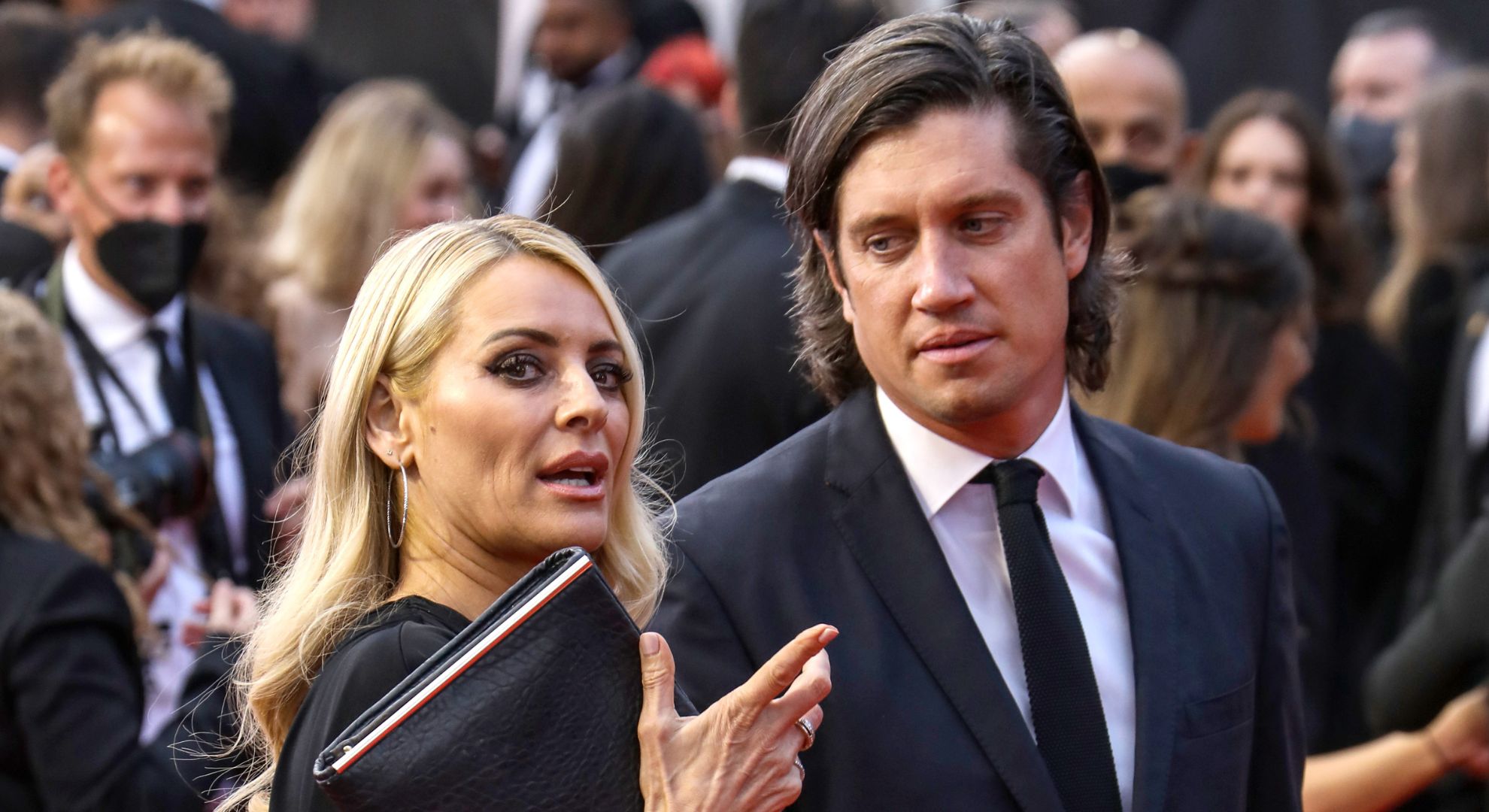 Tess Daly and Vernon Kay ‘living separate lives’ ahead of split as his ‘big kid’ behaviour blamed for breakup Tess Daly and Vernon Kay ‘living separate lives’ ahead of split as his ‘big kid’ behaviour blamed for breakup