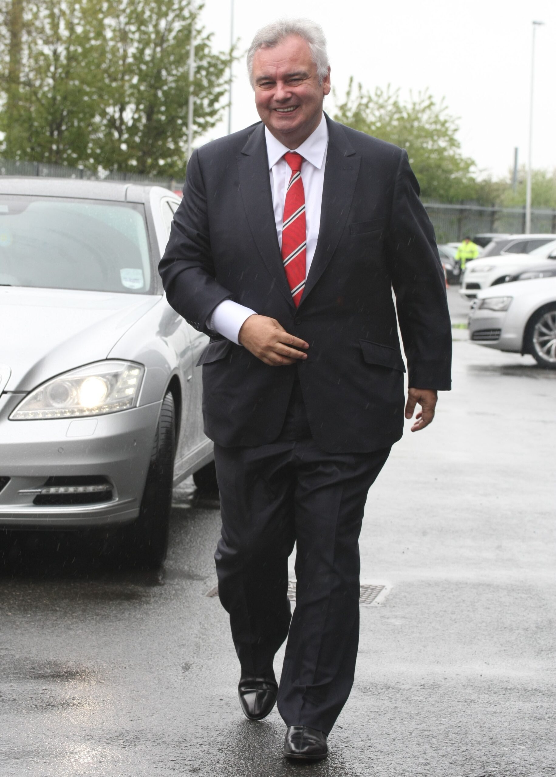 Eamonn Holmes in a suit 