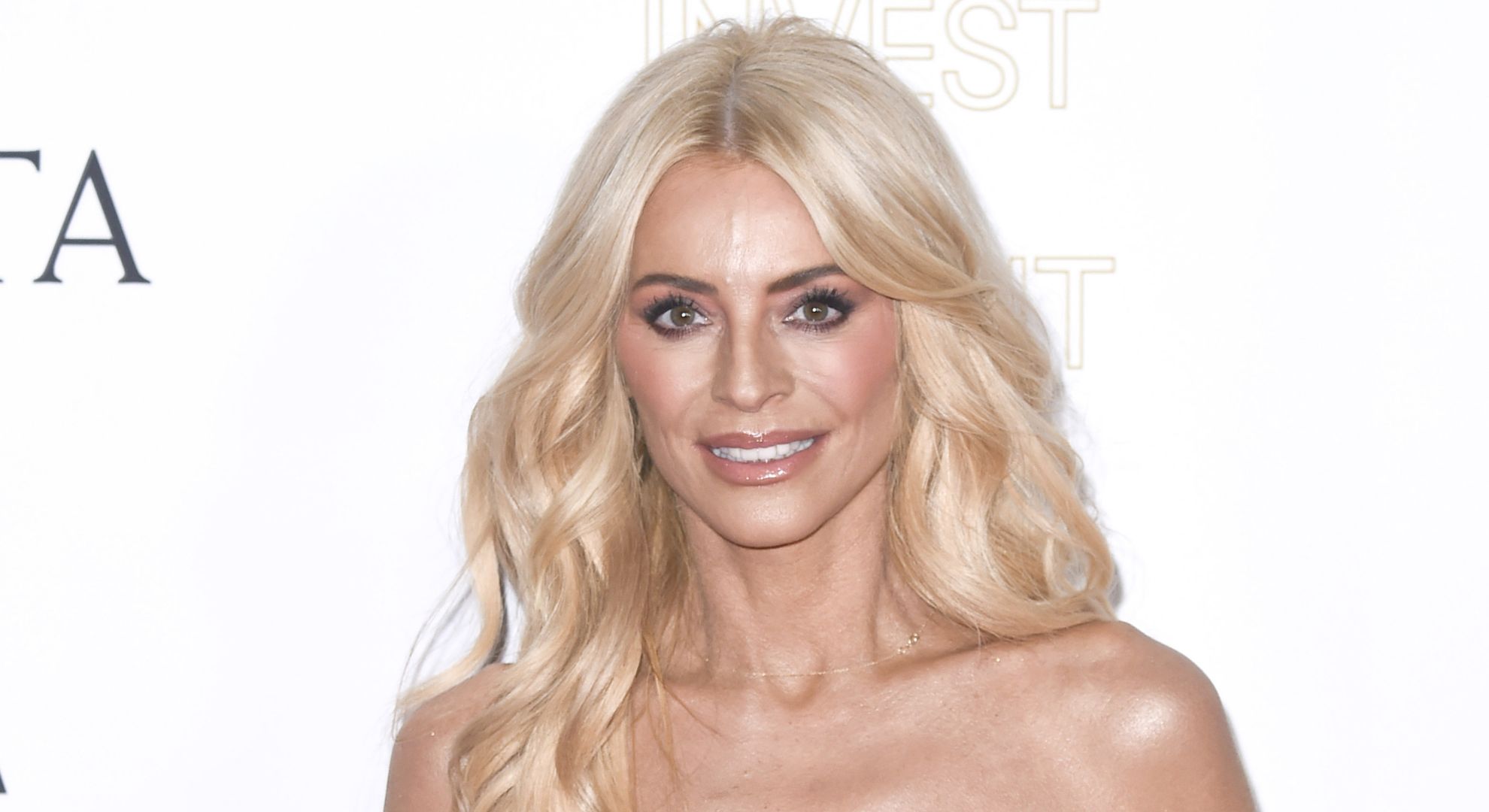 Tess Daly sends fans wild as she stuns in bikini following Vernon Kay split