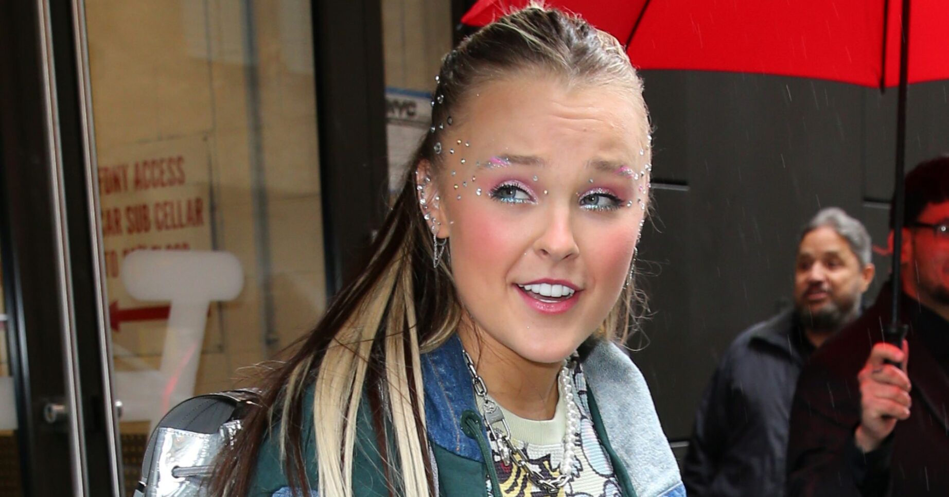 JoJo Siwa looking in front