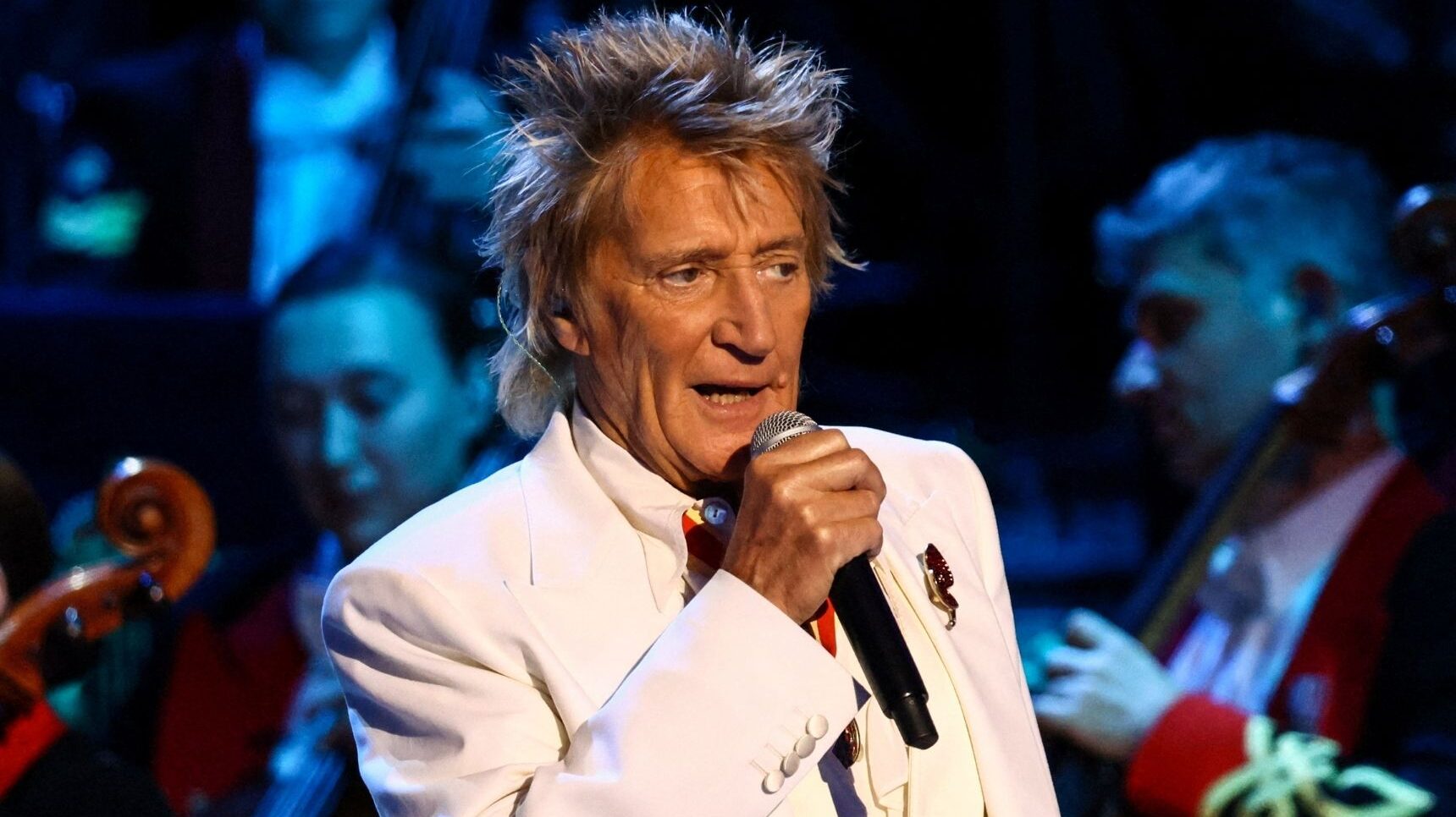 Rod Stewart singing