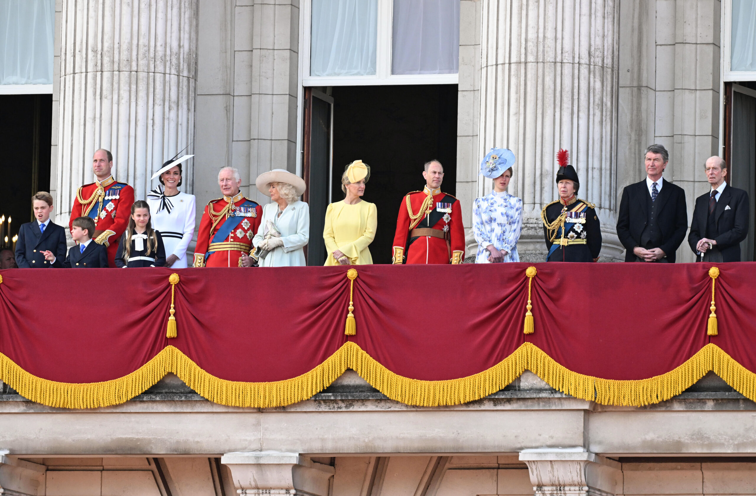 Royal family on palace balcony for Trooping the Colour