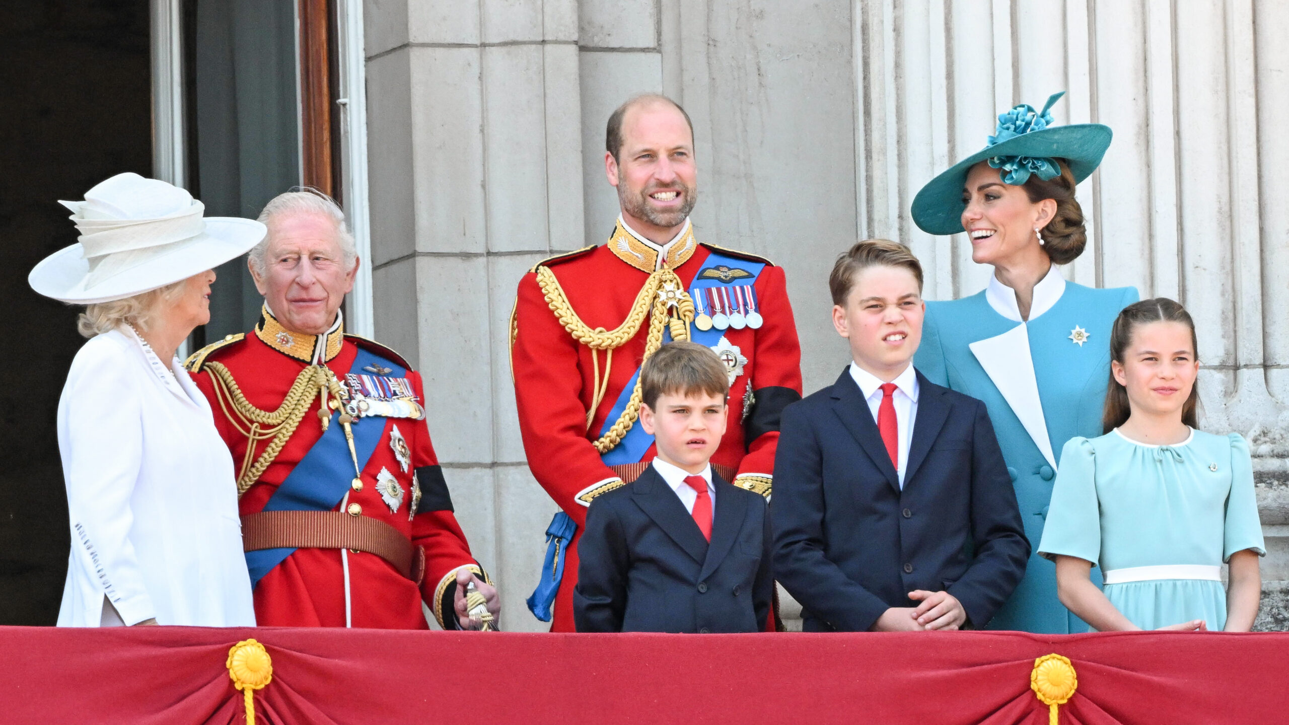 Royal family on palace balcony for Trooping the Colour