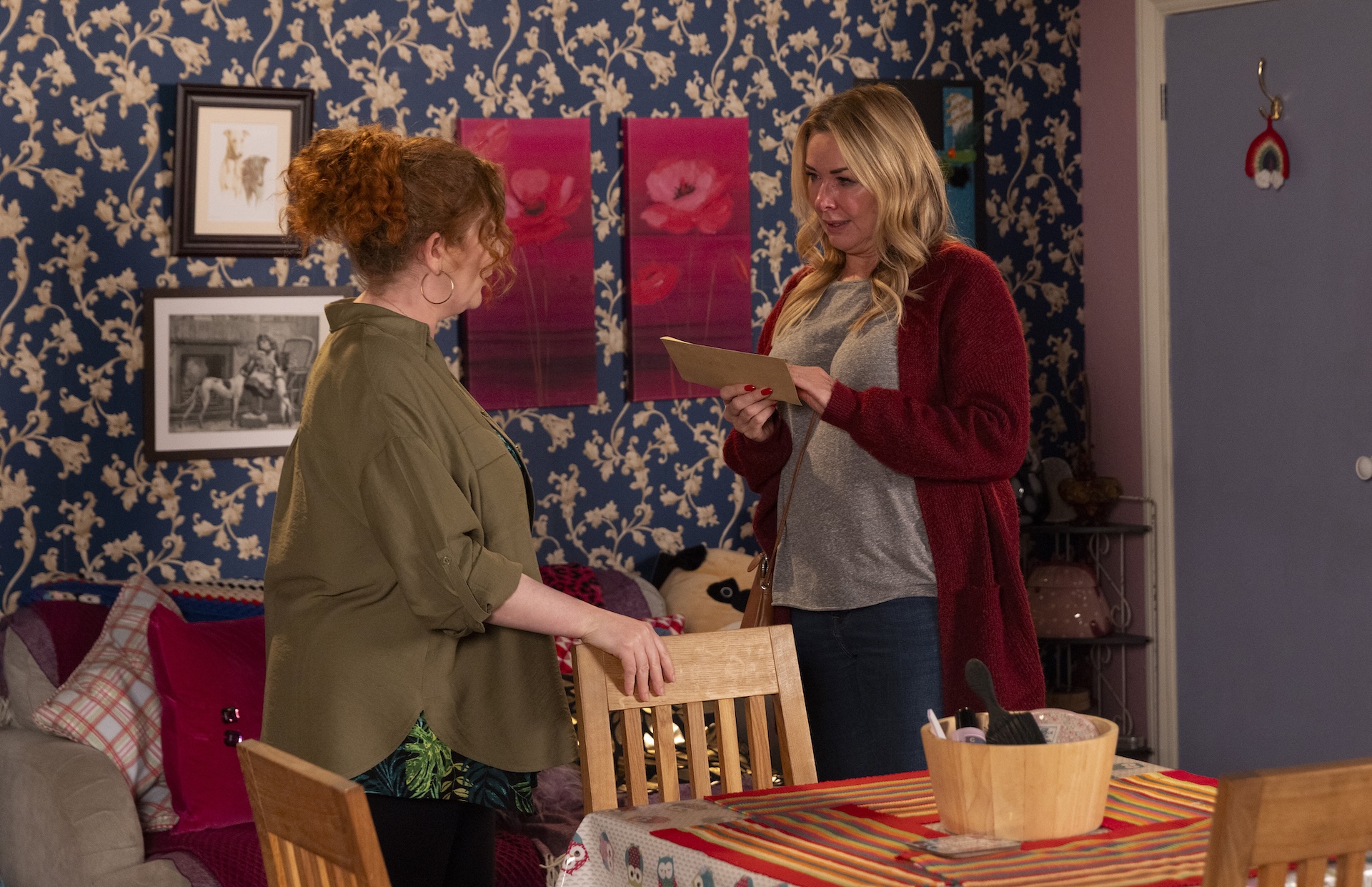 Cassie saying goodbye to Fiz in Coronation Street