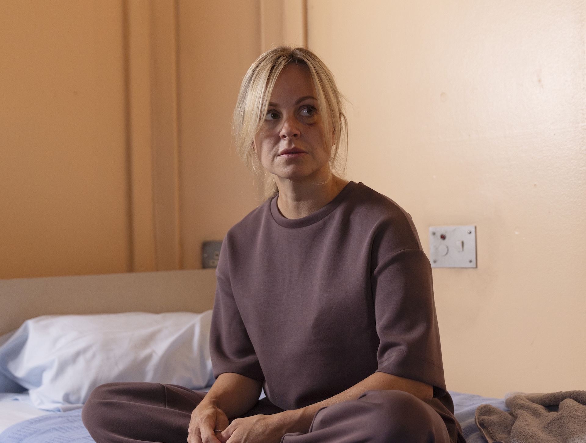 Sarah in prison cell in Coronation Street