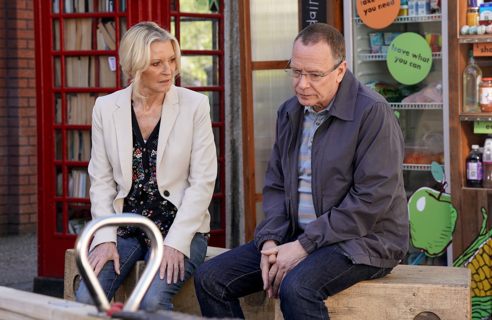Ian and Kathy talking in EastEnders