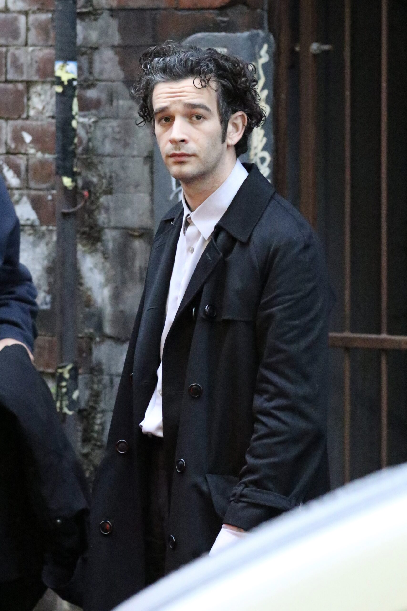 Matty Healy frowning