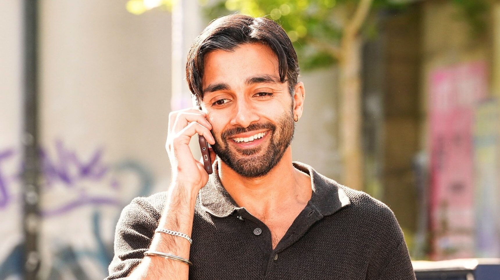 Vinny on the phone in EastEnders