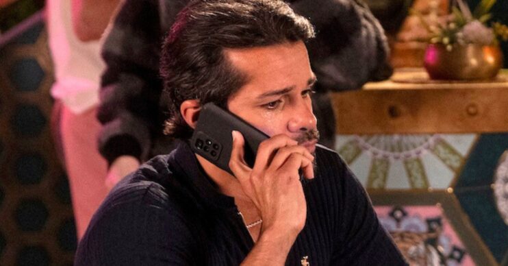 Coronation Street's Idris on the phone
