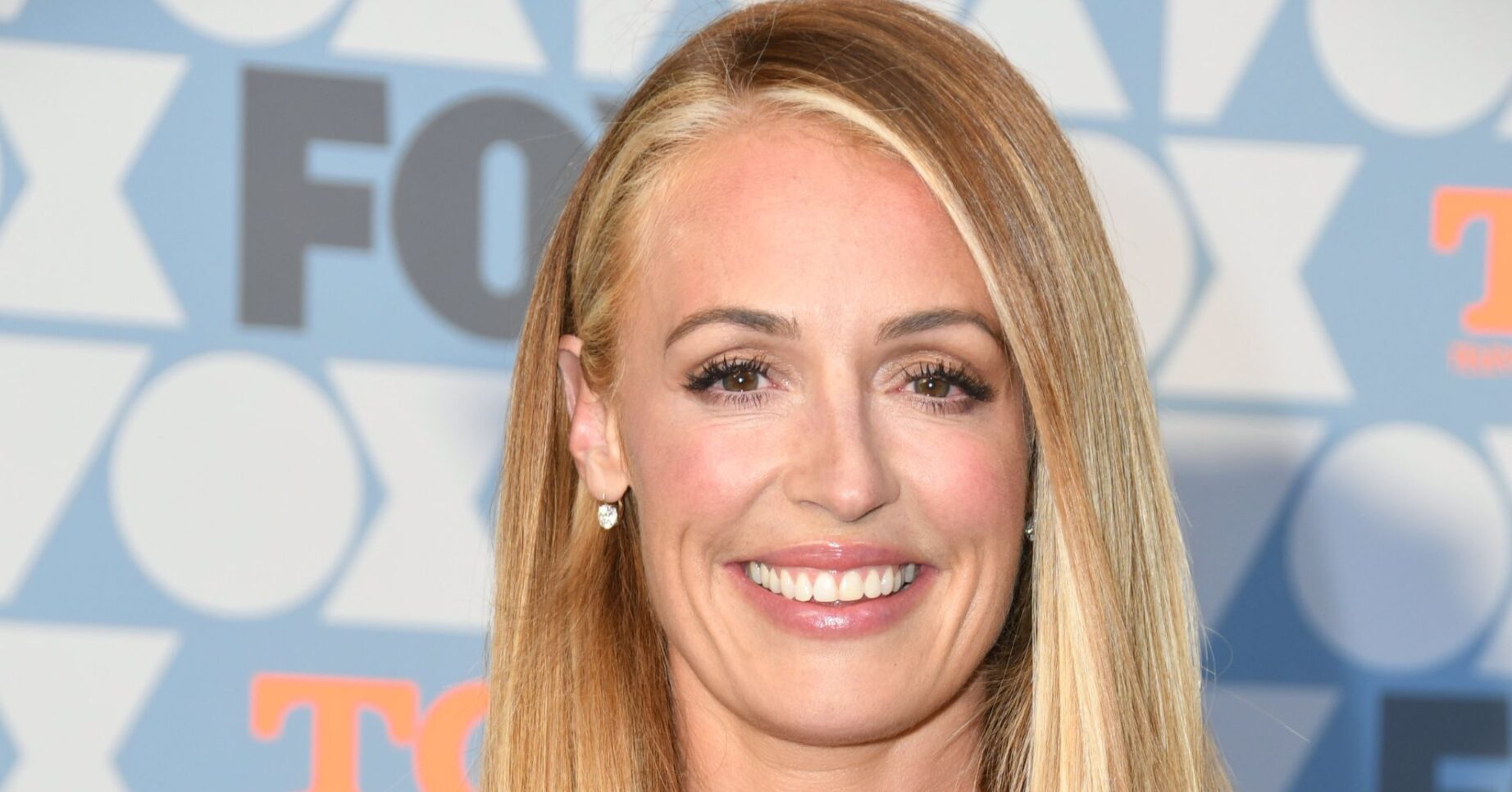 Cat Deeley smiling