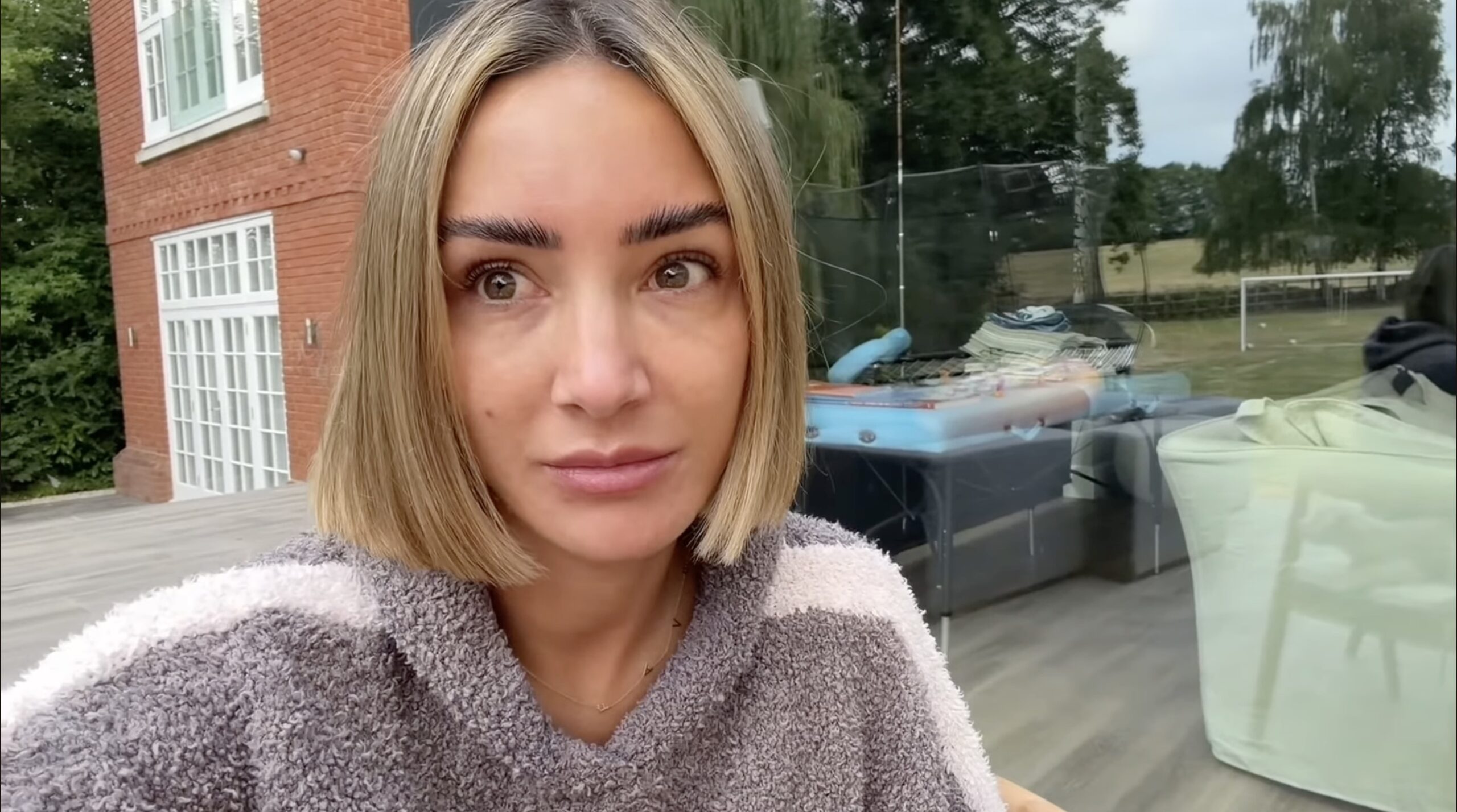 Frankie Bridge showed off her latest cosmetic work
