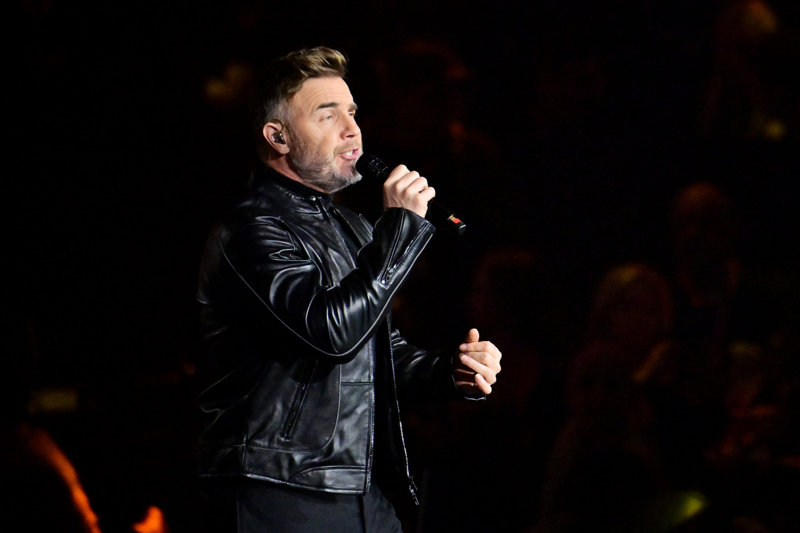 Gary Barlow singing