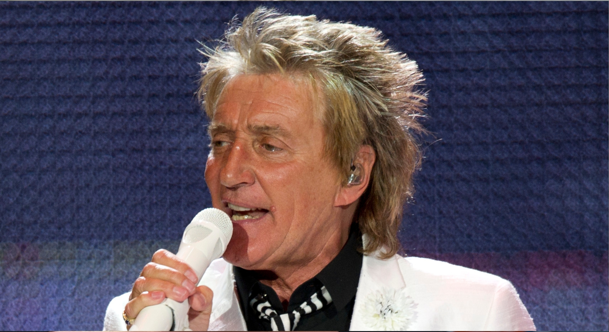 Rod Stewart show postponed as he undergoes ‘minor medical procedure’