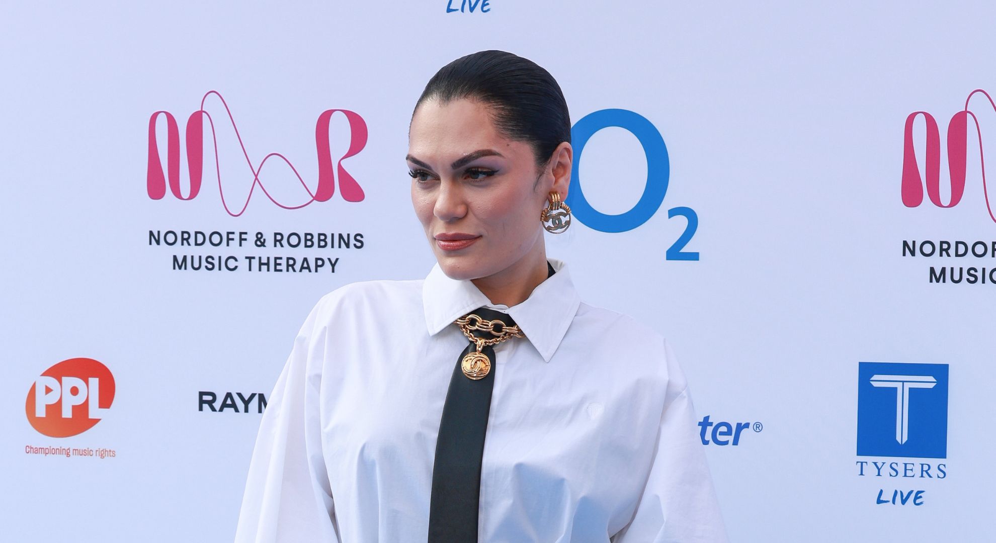 Furious Jessie J halts show to kick fans out after fight breaks out