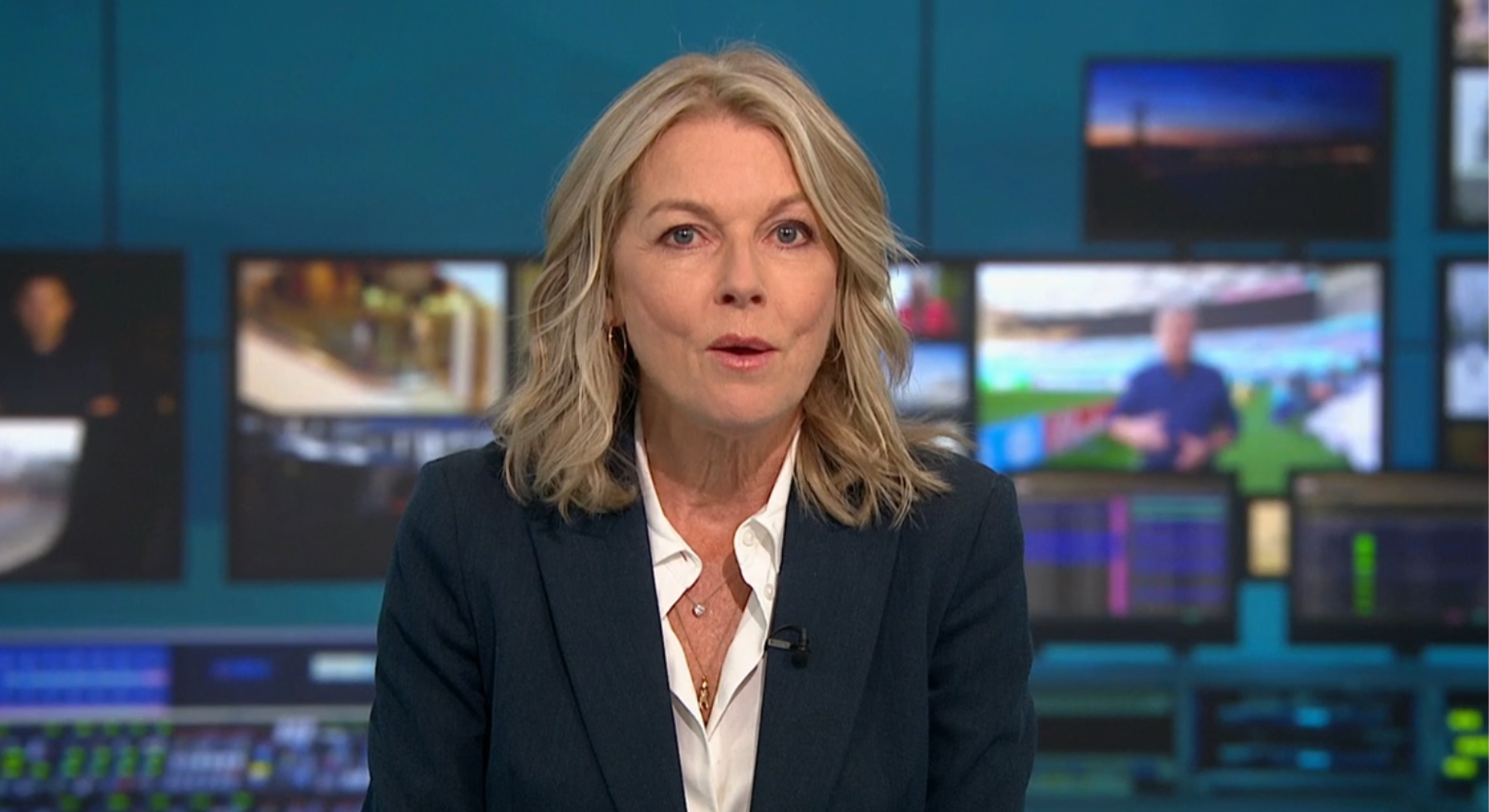 Mary Nightingale announcing Dolly Parton's death on ITV News
