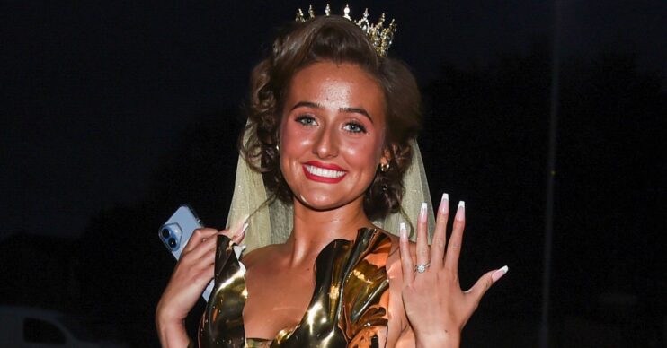 Venezuela Fury flashing her engagement ring