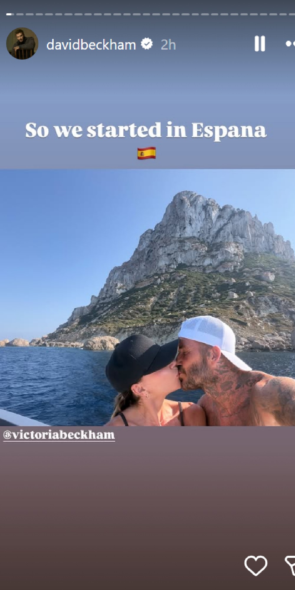 Victoria and David Beckham kiss on holiday