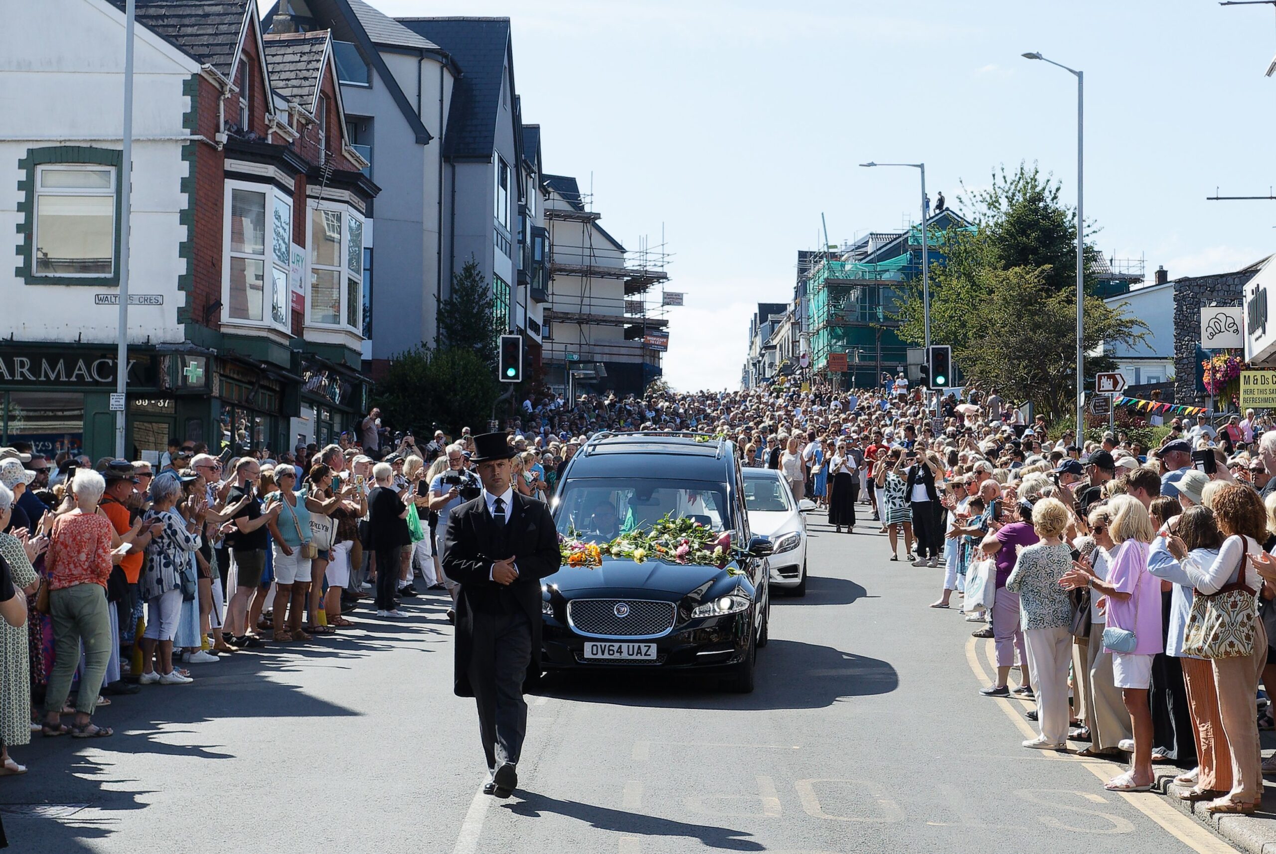 Fans pay respects to Bonnie Tyler in Mumbles, United Kingdom - 15 Aug 2026