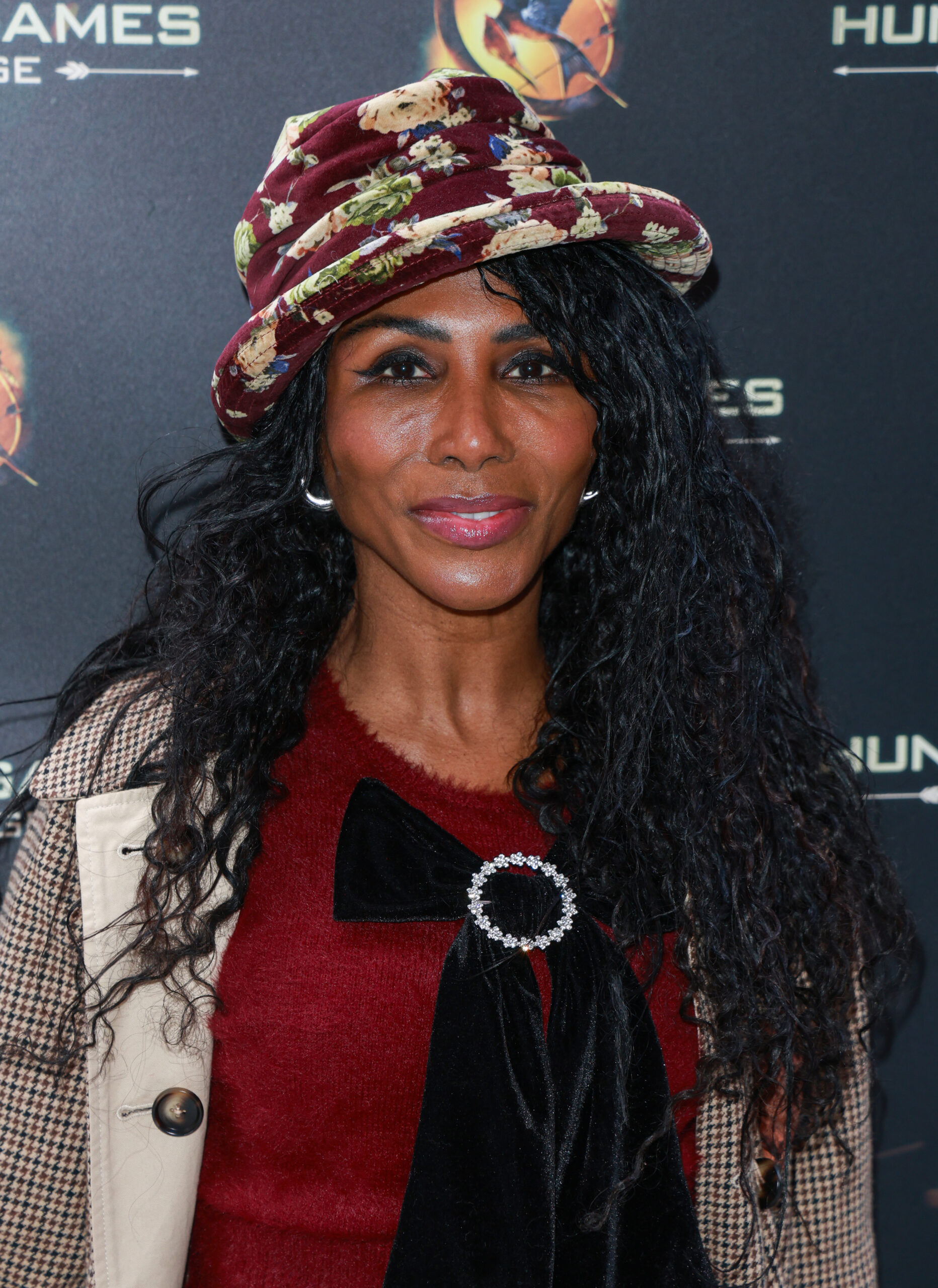 Sinitta wears army-inspired hat