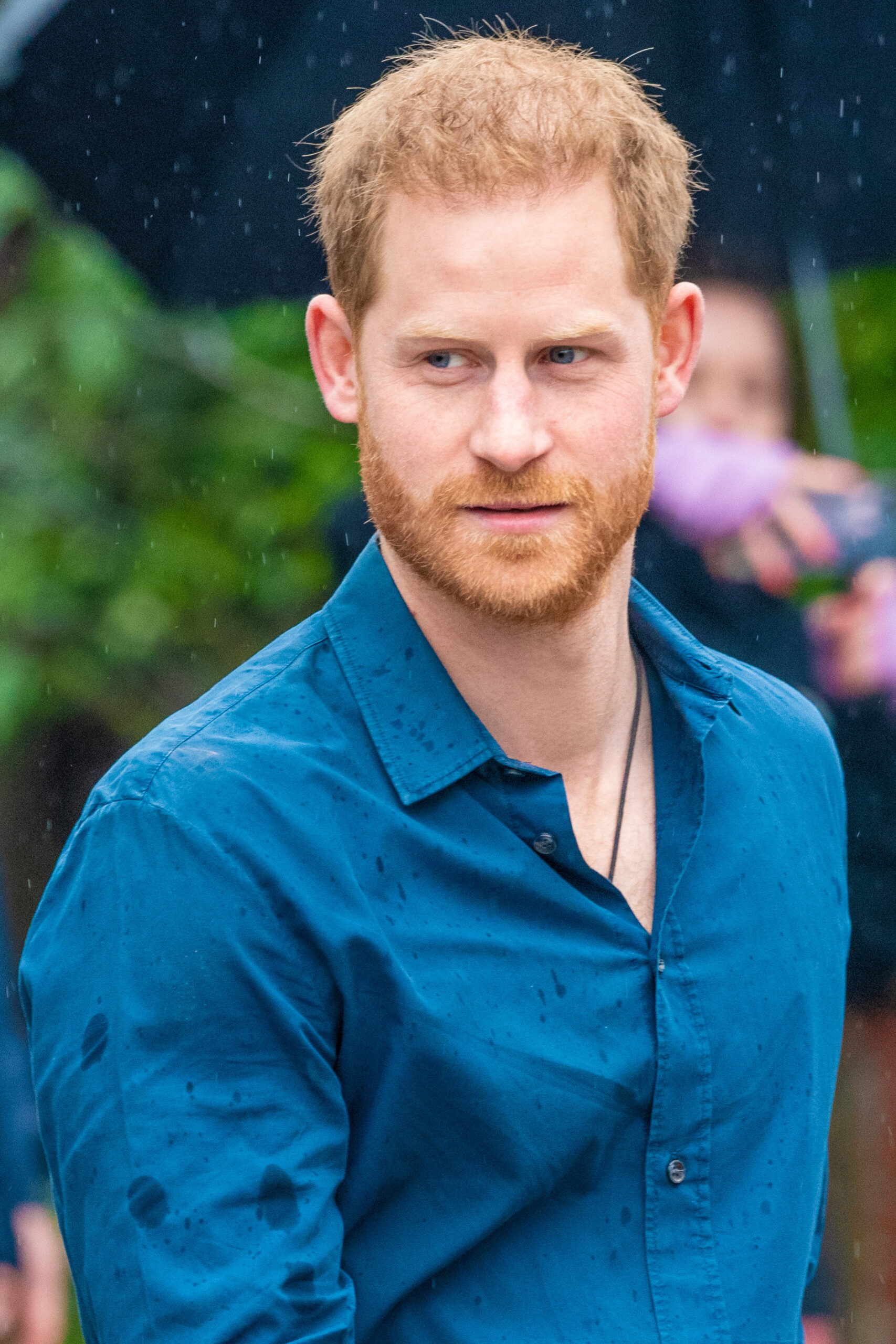 Prince Harry wears blue shirt