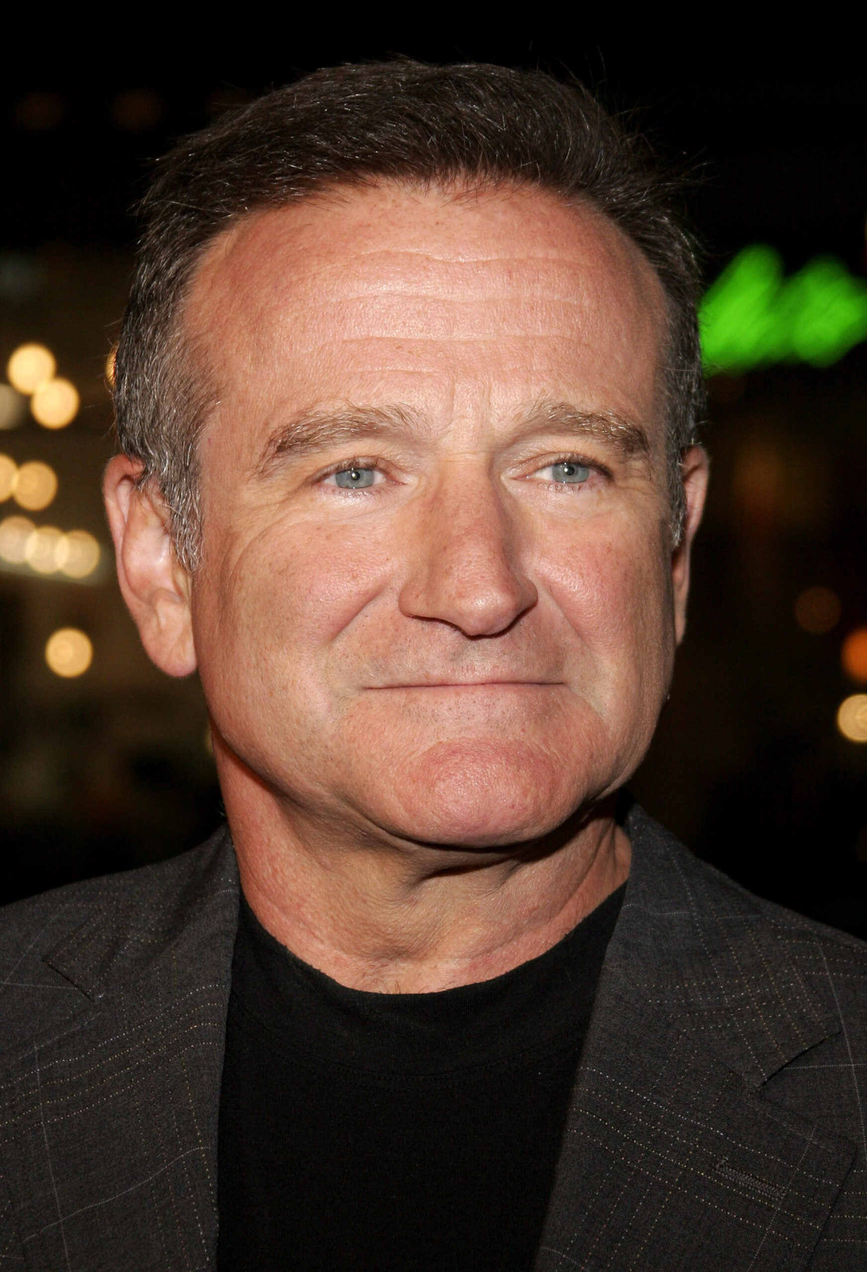 Robin Williams smiling at event