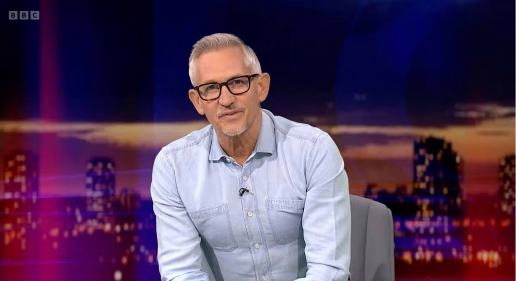 Gary Lineker looking in front