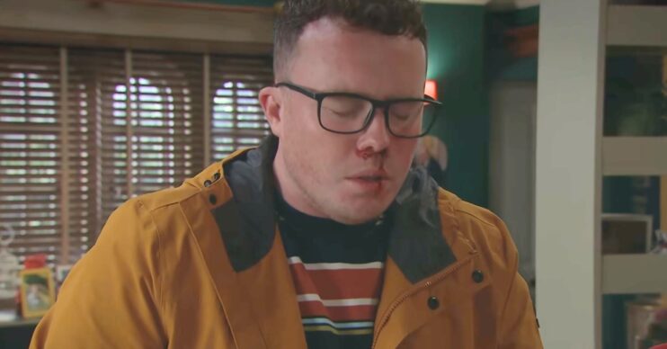 Vinny looking unwell in Emmerdale (Credit: ITV)