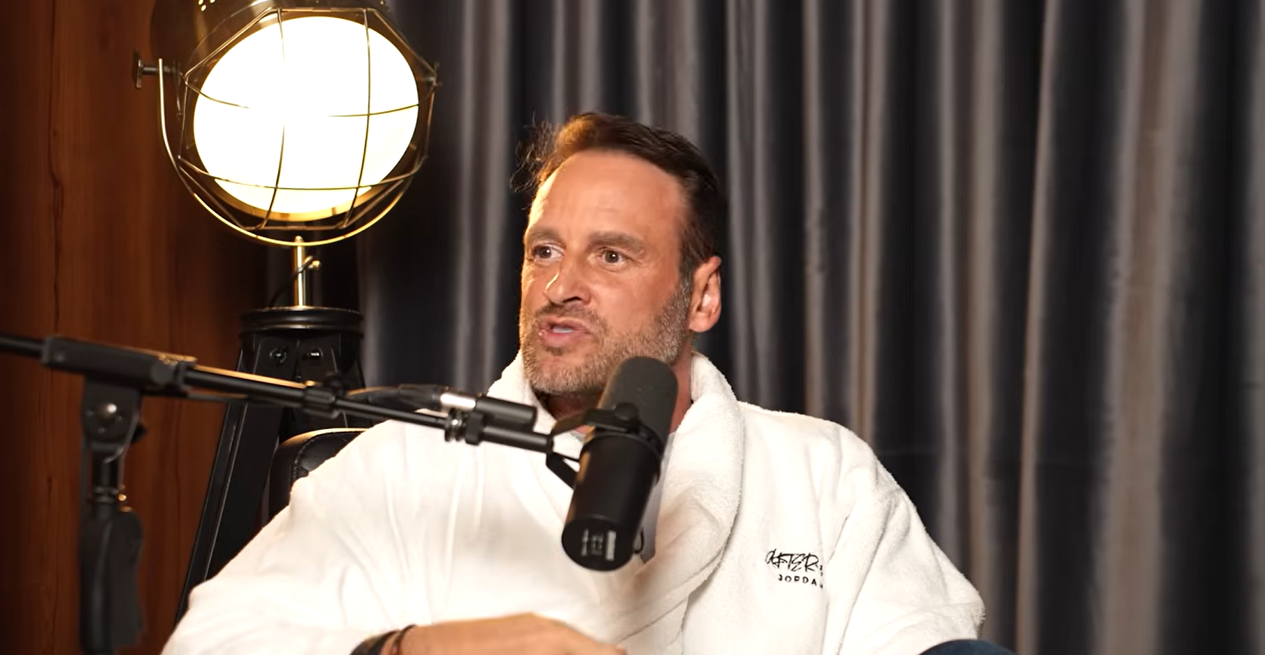 Lee Andrews in a bathrobe