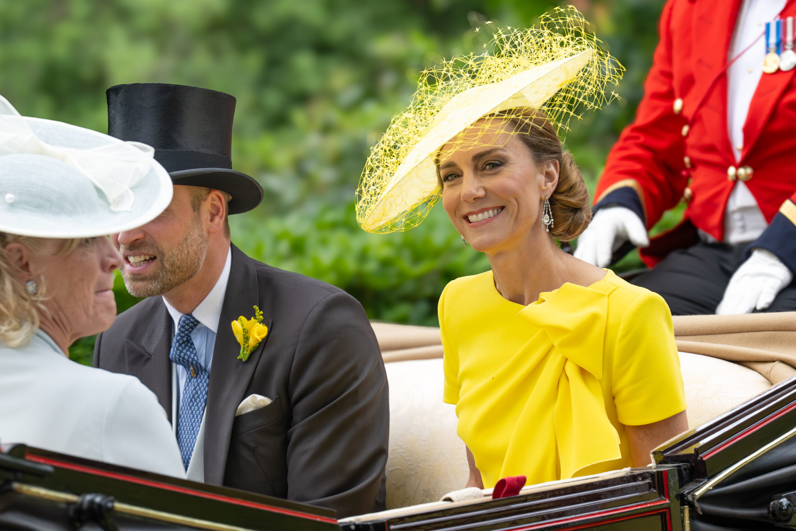 Kate Middleton in yellow at royal ascot 